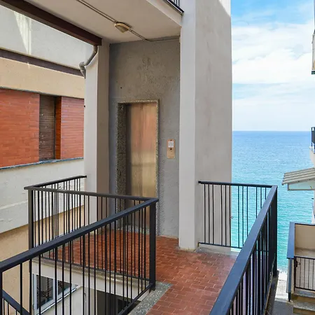 La Casa Del Mare Di Ginni E Virgi Bergeggi