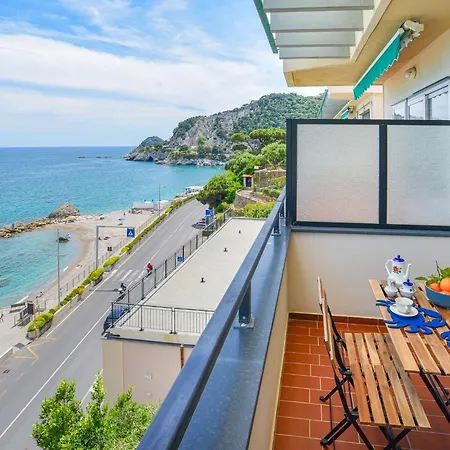 La Casa Del Mare Di Ginni E Virgi * Bergeggi