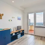 شقة La Casa Del Mare Di Ginni E Virgi By World